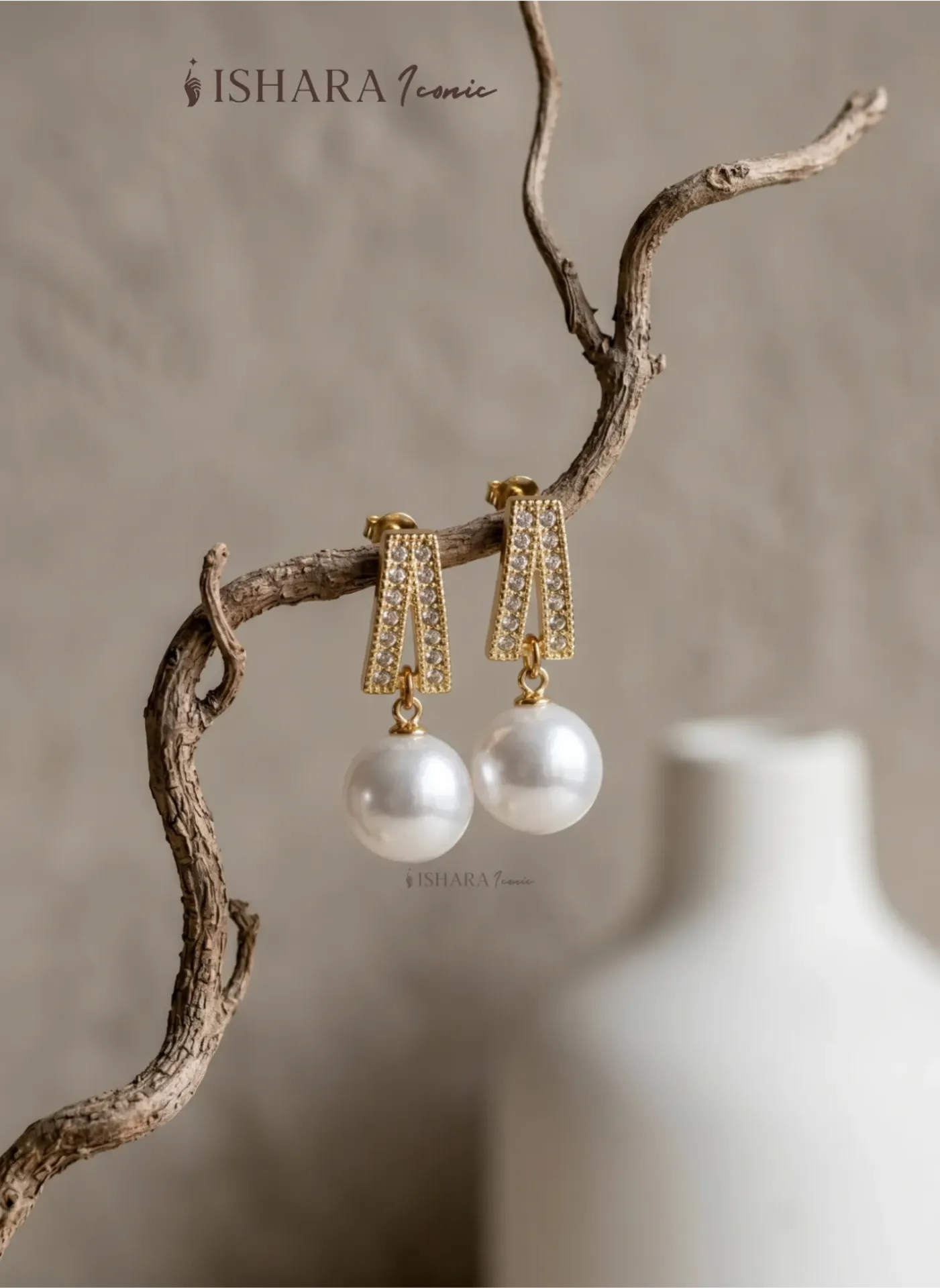 Vintage Halo: Textured Gold & Pearl Stud Earrings